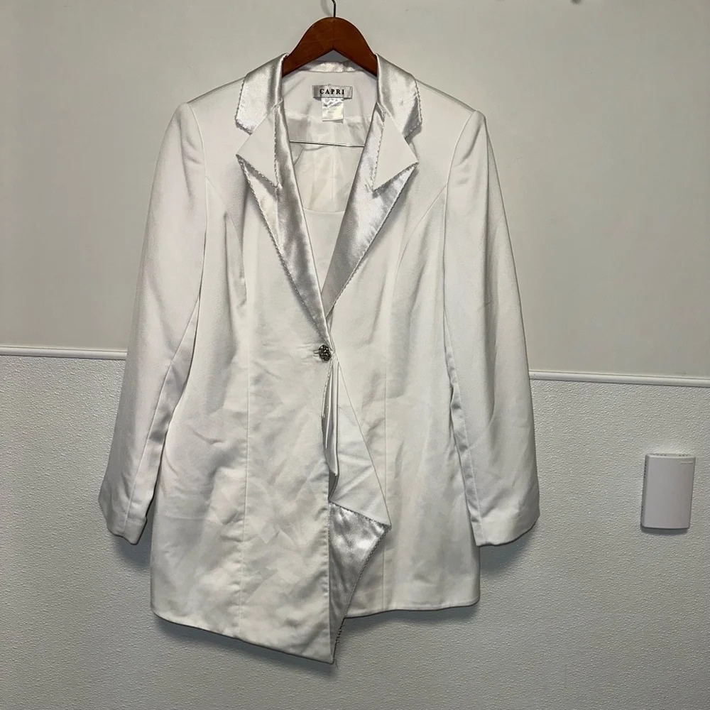 Vintage Women's Capri Blazer, White, Size 16